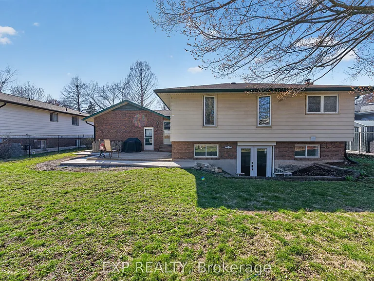 2580 Noella Cres #LOWER — Photo 25