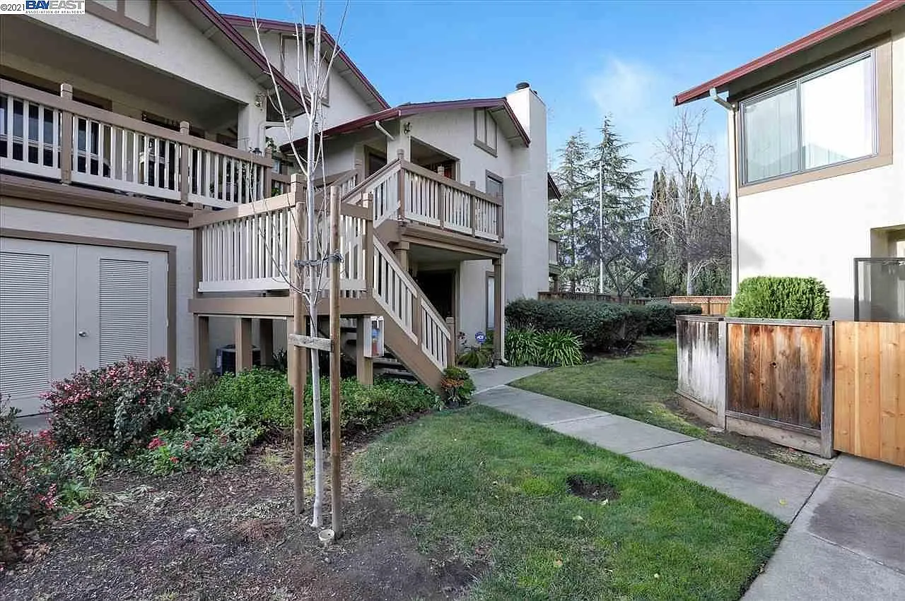 38918 Cherry Glen Cmn — Photo 4