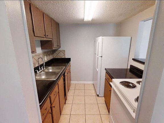2nd image of 1850 S Park Ave #2B-1Ba-858Sqft