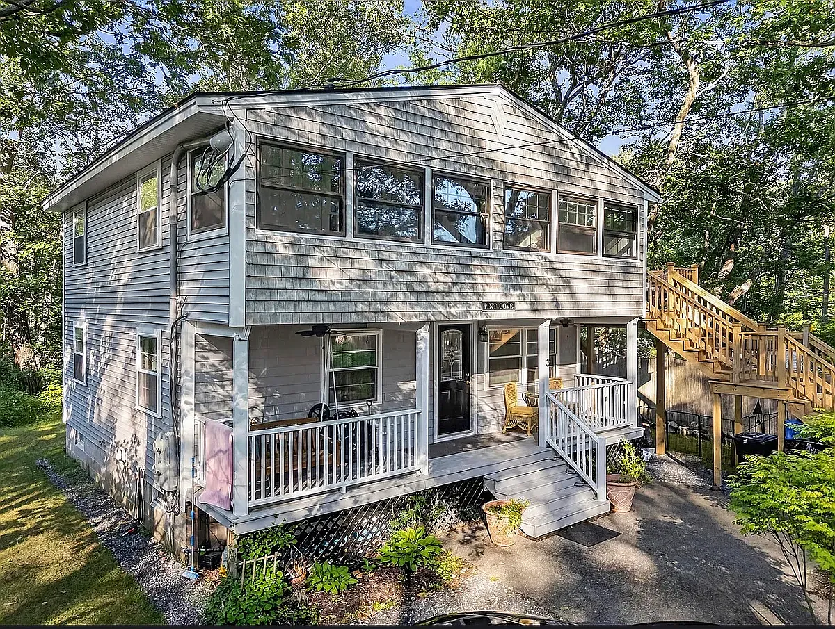 3 Sylvan Cir — Photo 1