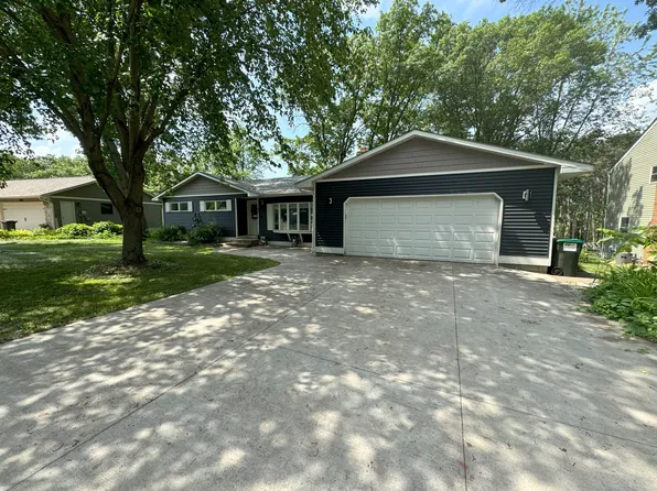 1030 Sommers St N, Hudson, WI 54016
