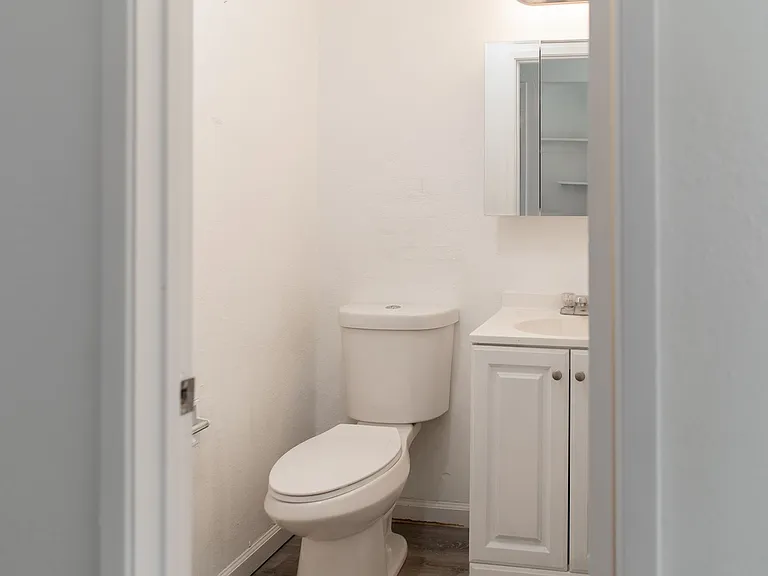 1194 Trinity Ave — Photo 8