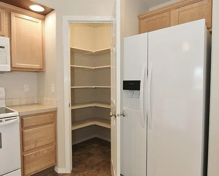2525 N Blueblossom Dr — Photo 13