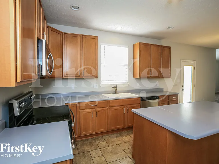 6367 Waterstone Dr — Photo 6