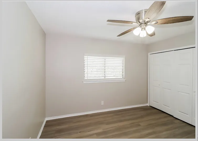 1406 Comfort St — Photo 3