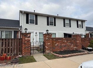 39485 Heatherheath Dr, Clinton Township, MI 48038