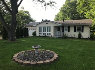 115 Sportsman Club Rd, Danville, IL 61832