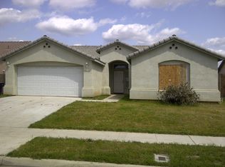 1048 N A St, Tulare, CA 93274