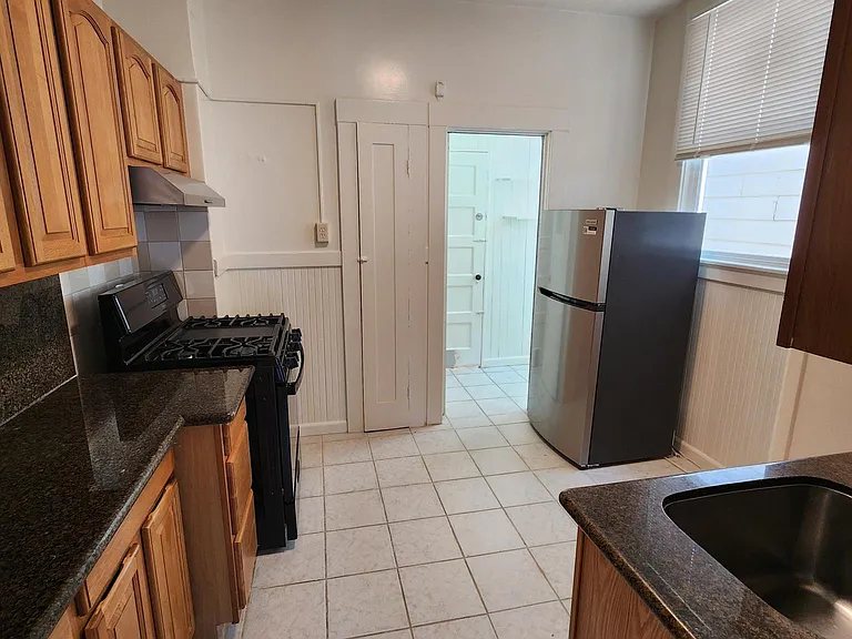 1920 Pine St #7 — Photo 9