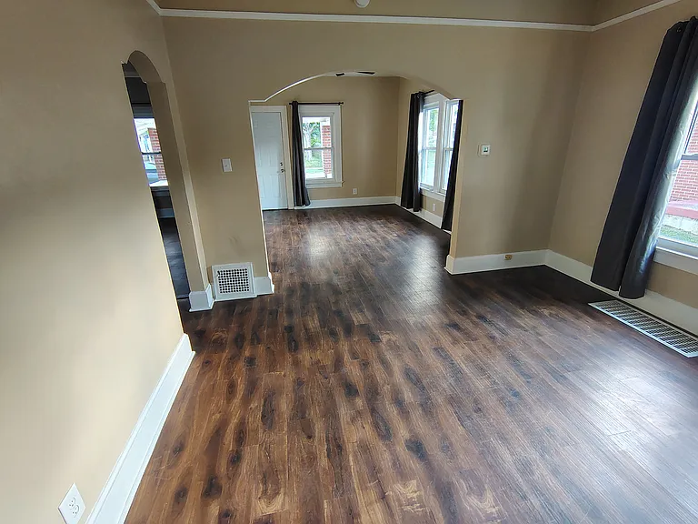 1112 Franklin St — Photo 9