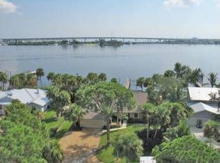 1346 SW Dyer Point Rd, Palm City, FL 34990