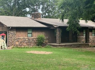 1 Rogers Dr, Morrilton, AR 72110