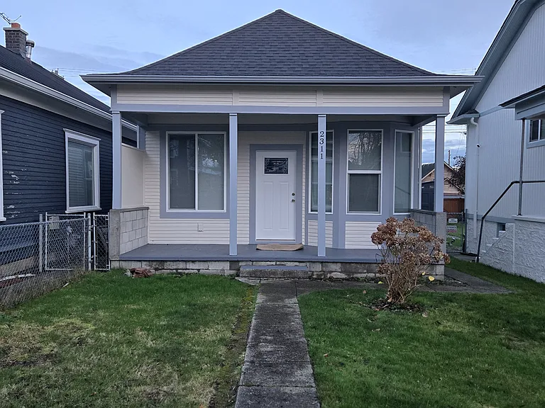 2311 Lombard Ave — Photo 1
