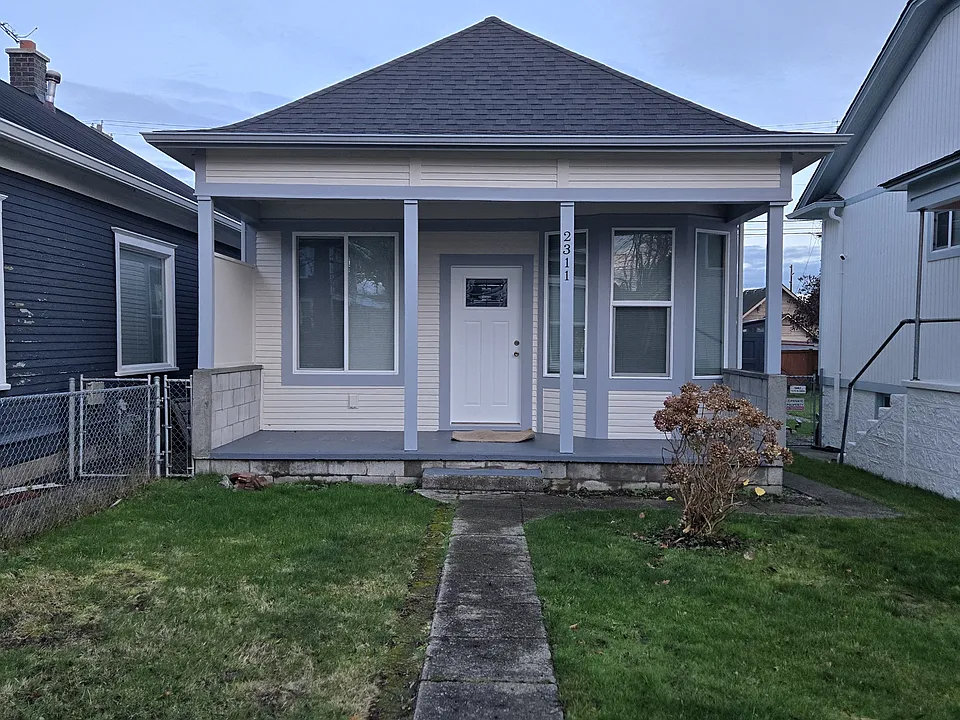 2311 Lombard Ave