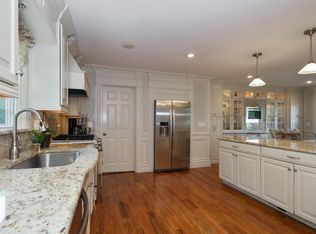 18 Nashua Dr, Marlboro, NJ 07746