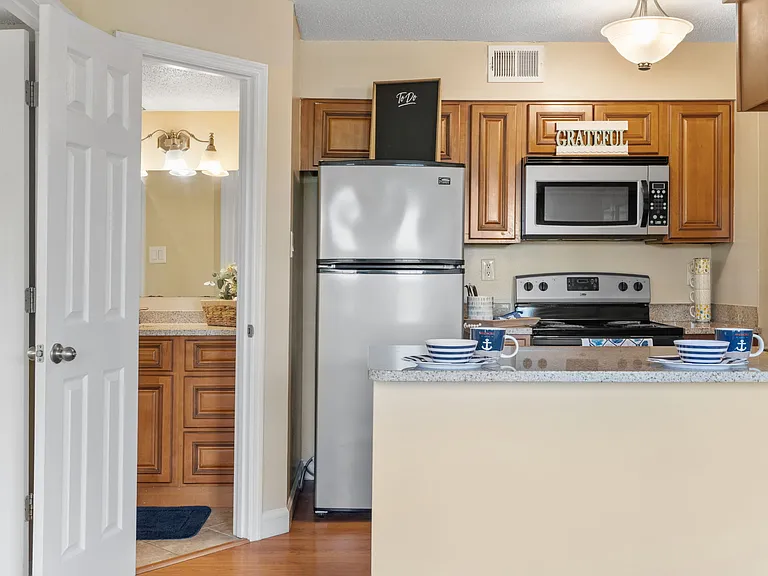 The Pawn - 1 Bed / 1 Bath - 631-661 Sq.Ft.