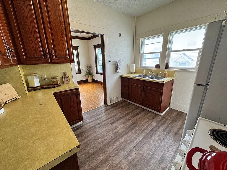 826 Williston Ave — Photo 22