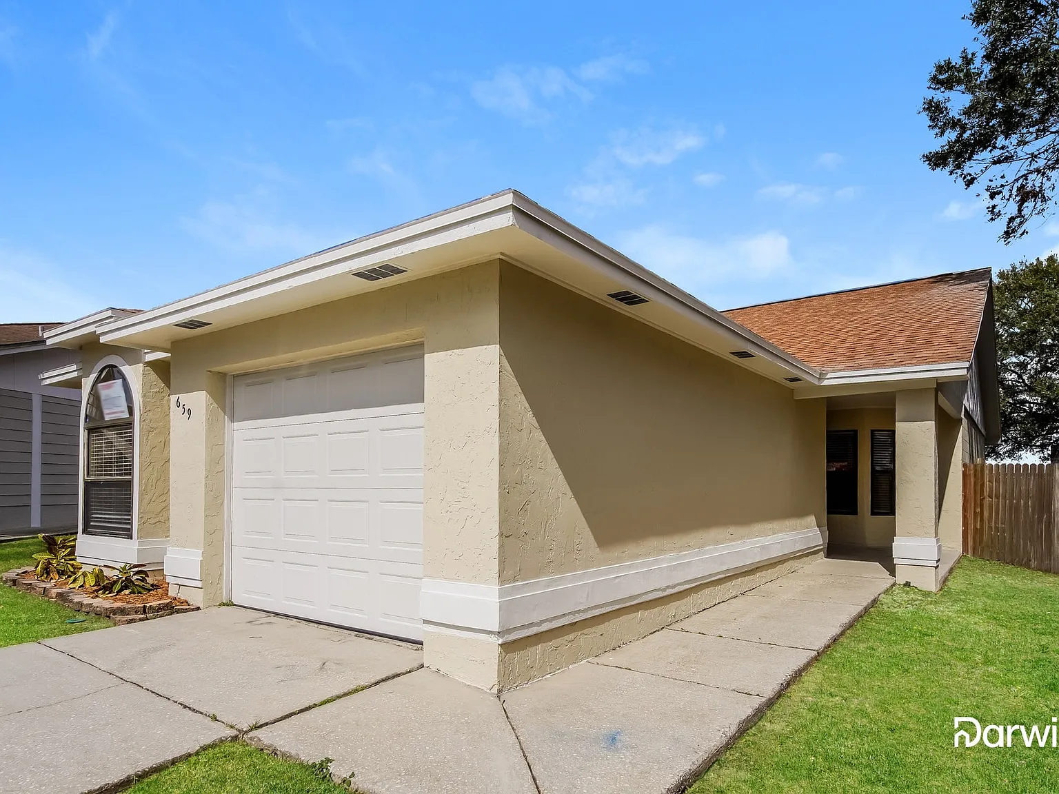 3 bed, 2.0 bath, 1316 sqft, $1,725 — Photo 2
