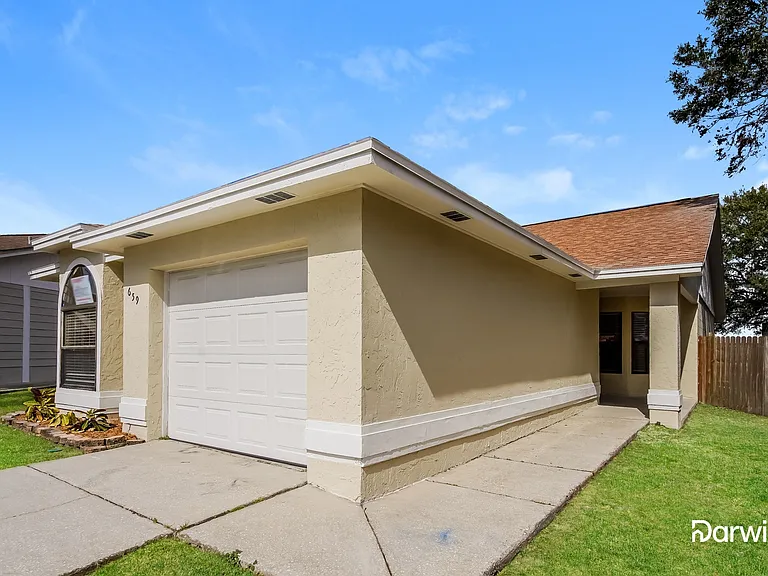 659 Lake Dexter Cir — Photo 2