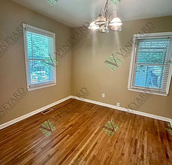 4306 Hillcrest Dr — Photo 5
