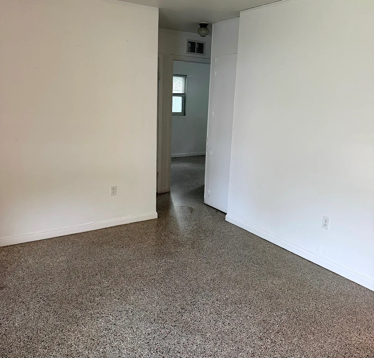 2 bed, 750 sqft, $1,000 — Photo 4