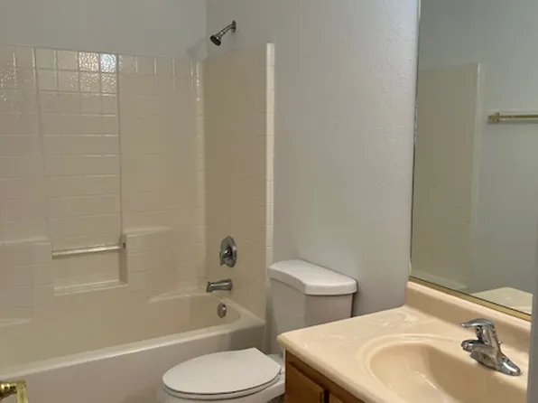 1900 Five Feathers St APT 3, Pahrump, NV 89048