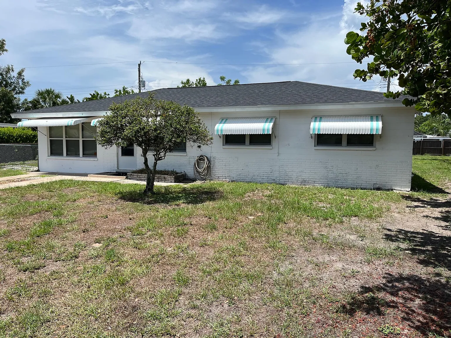 2207 Emory Ave — Photo 1