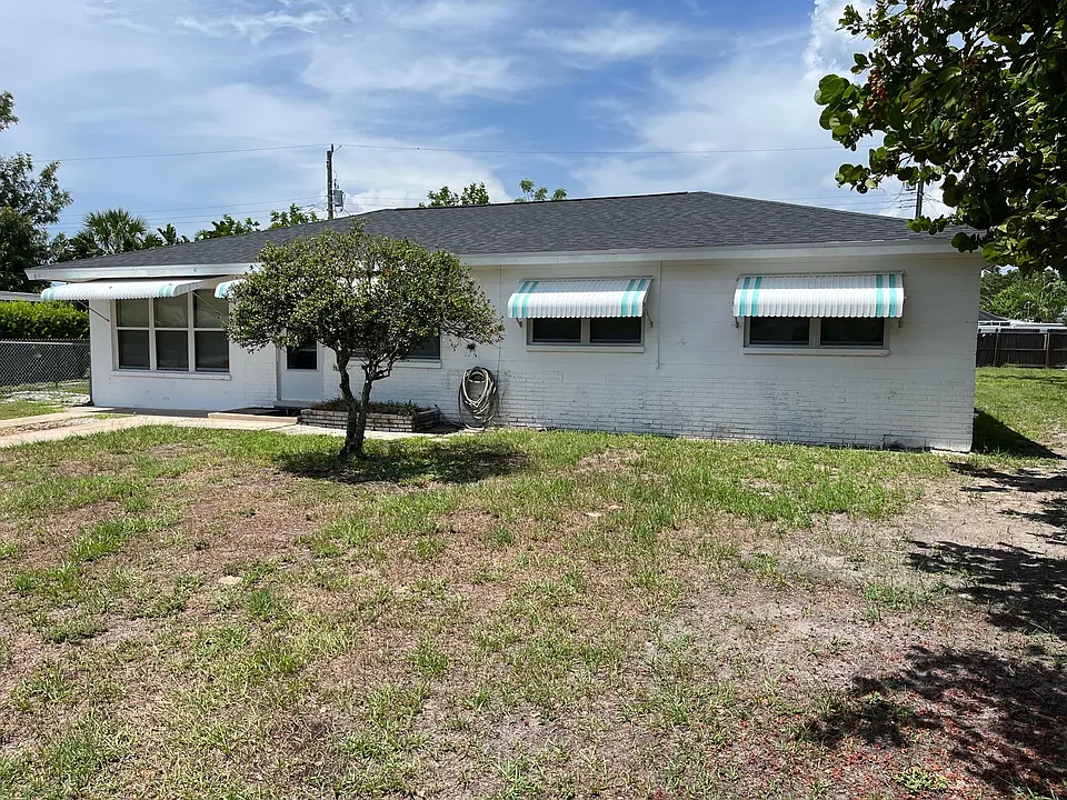 2207 Emory Ave