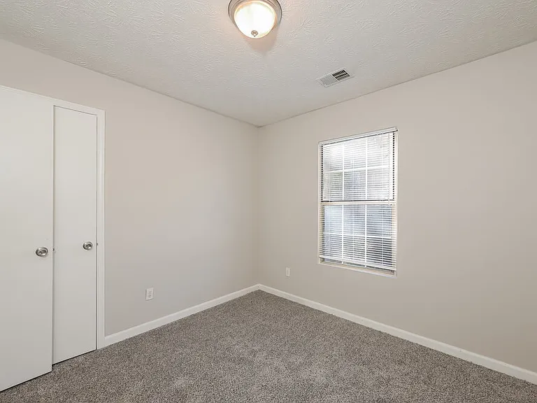 2314 Hampton Dr — Photo 13