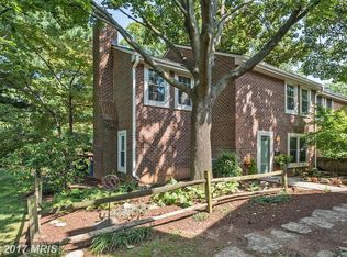 2206 Golf Course Dr, Reston, VA 20191