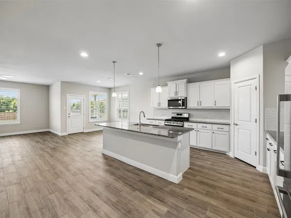 601 Hogan Dr, Denton, TX 76210
