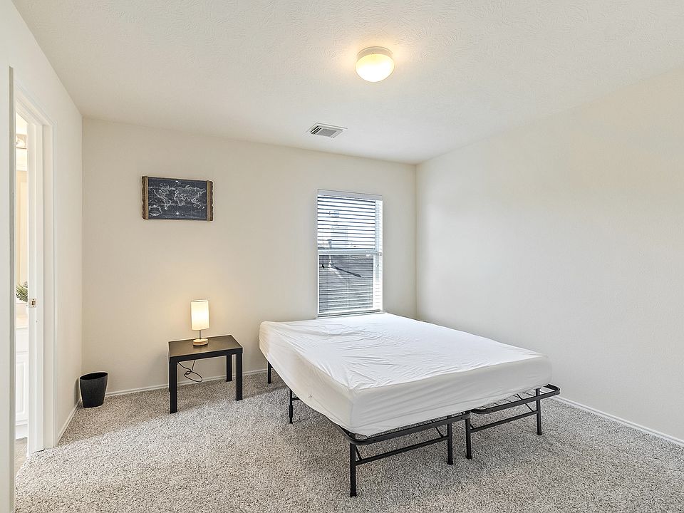 Beautiful room, Plush carpet w nightstand! Lamp is LED with charge port. Comes with walkin closet! Jack N Jill Bath is a plus