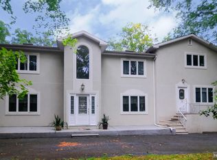 16 Riverside Dr, Hillsdale, NJ 07642