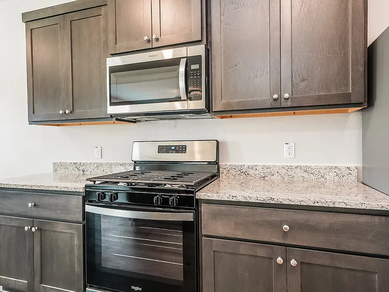1540 Harvester Dr — Photo 8