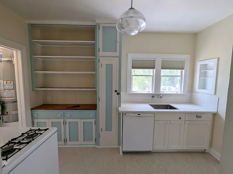 800 N Orange Grove Ave — Photo 11