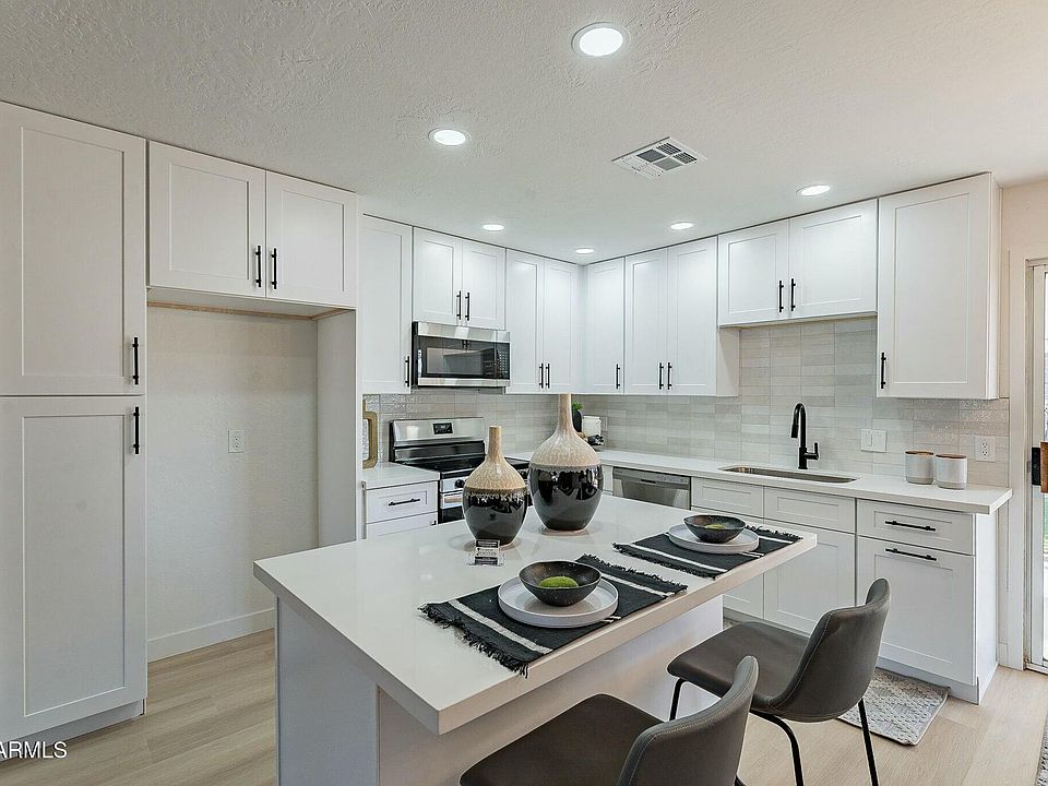1st image of 4932 W GOLDEN Lane