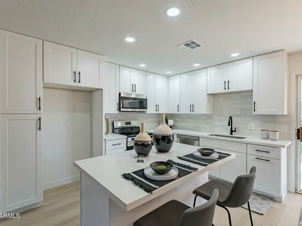 4932 W GOLDEN Lane, Glendale, AZ 85302