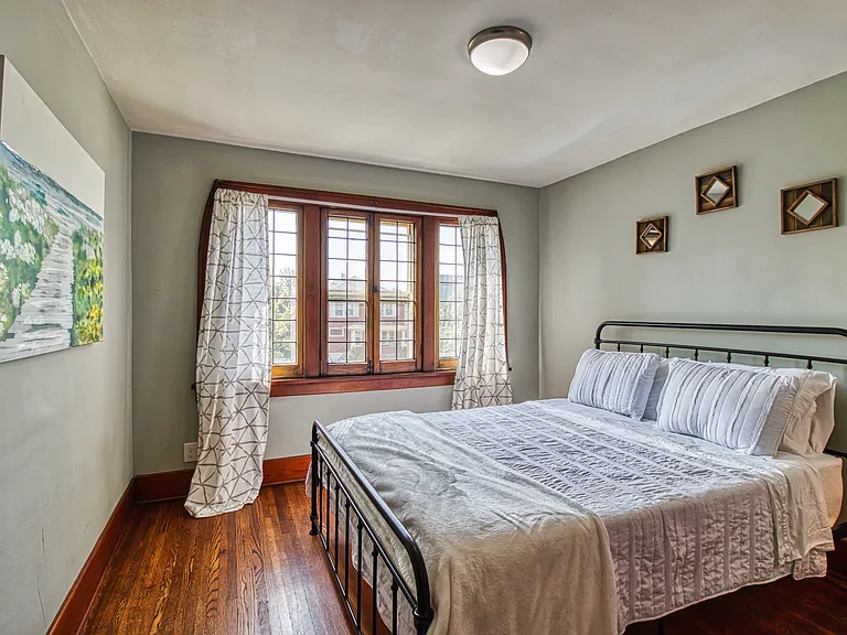 237 W Girard Blvd — Photo 13