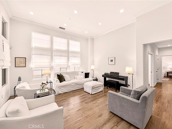 4th image of 240 Mayfair