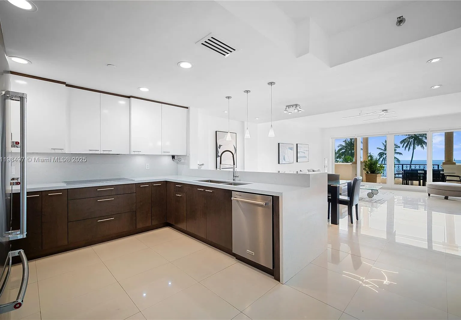 Seaside Condo — Photo 4