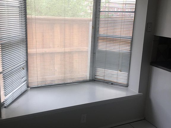 4th image of 3640 Courtdale Dr