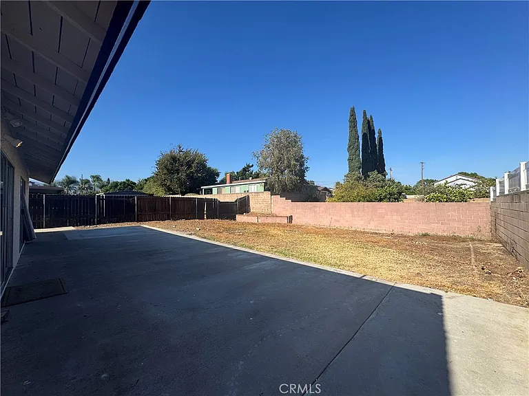 974 N Darfield Ave — Photo 9