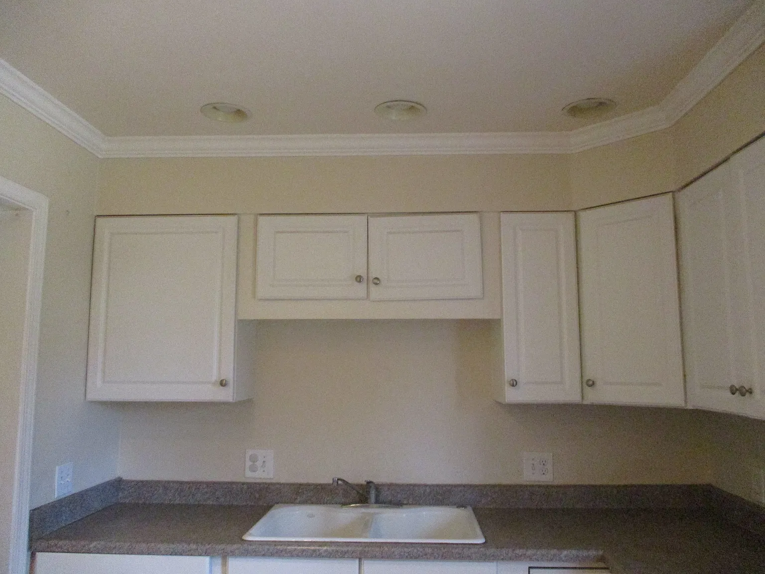 2 bed, 858 sqft, $2,000 — Photo 3