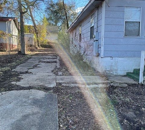 3rd image of 2135 5th St E
