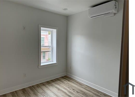 4th image of 3636 N Camac St #2