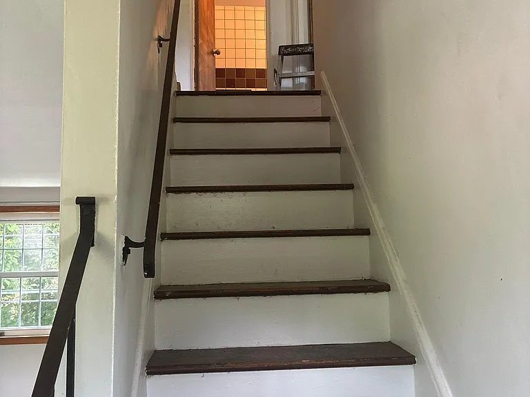 305 Jacob Dr — Photo 5