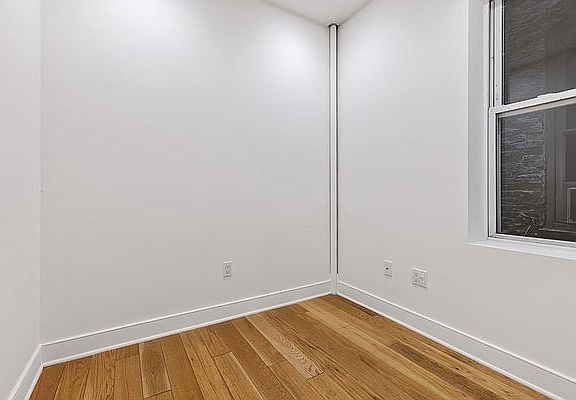5th image of 205 E 33rd St APT 4