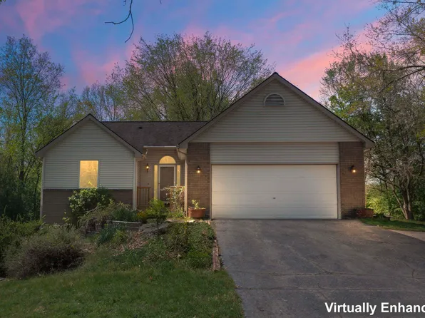 3325 Trillium Ln, Oxford, MI 48371