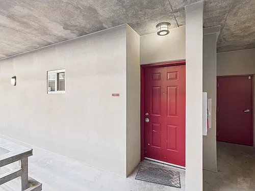 711 W 26th St #606 Photo 1