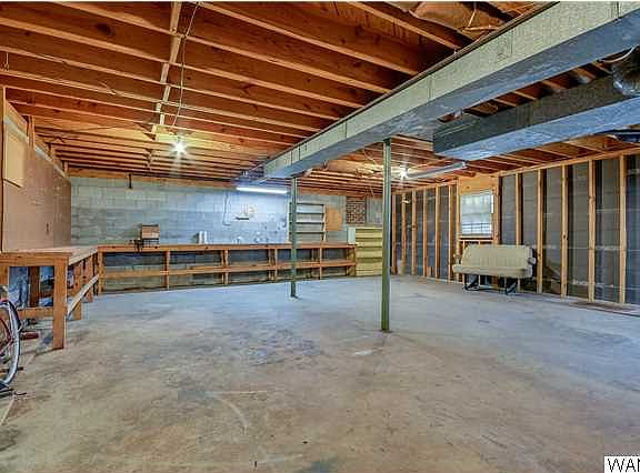 5th image of 5018 10th Ave E